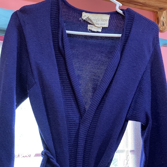 Yves Saint Laurent (Paris NY) Indigo Blue Wrap Sweater, Belt Tassels 100% Wool. - Picture 3 of 8